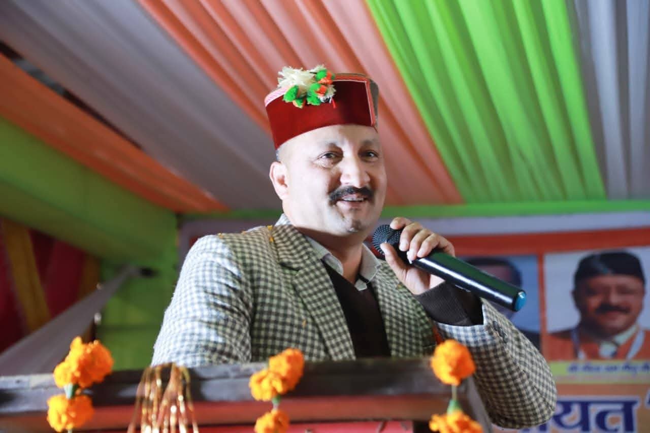 बड़ाहाट कु थौलू की तैयारियों को लेकर बैठक आयोजित, जिला पंचायत अध्यक्ष रमेश चौहान ने अधिकारियों को दिए जरूरी निर्देश