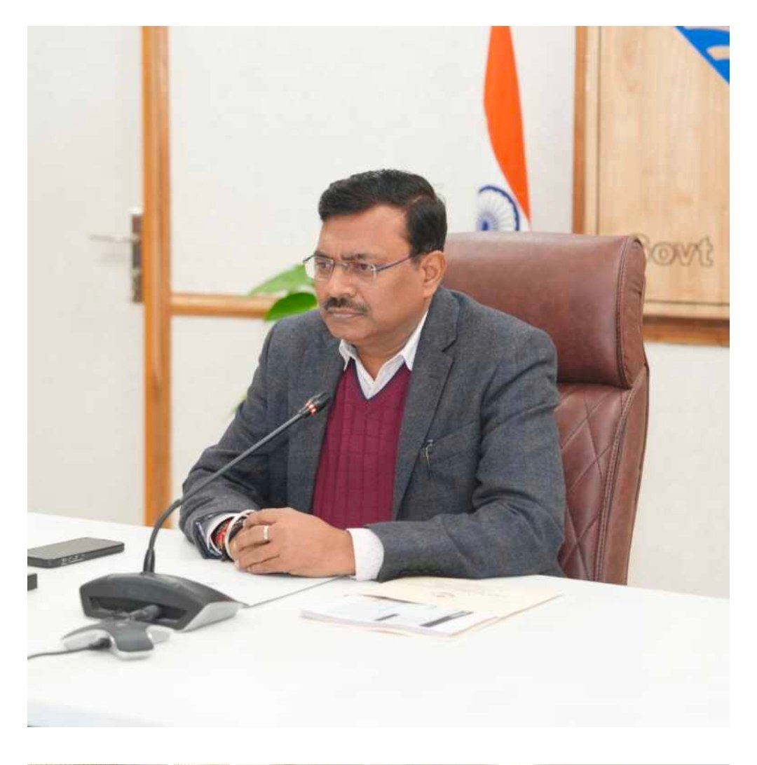 मुख्य सचिव ने की समीक्षा,पीएम मोदी के 18 साल पूरे, 73 पर चल रहा काम