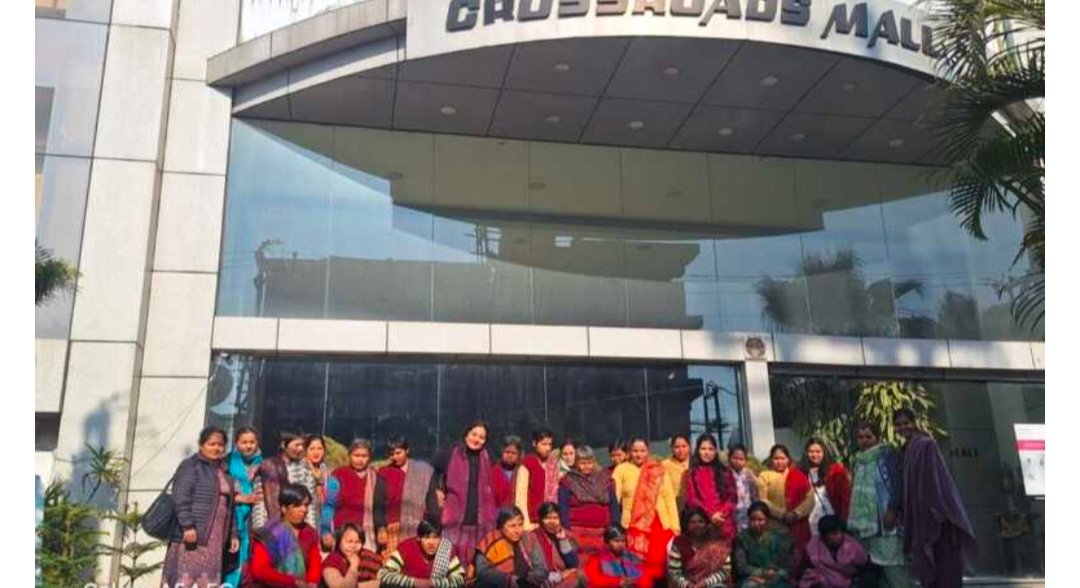 जिलाधिकारी की प्रेरणा पहली; नारी निकेतन की संवासिनियों को मिला आत्मीयता और स्नेह का अनुभवप्रारंभिक की शुरुआत; नारी निकेतन की संवासिनियों को मिला आत्मीयता और स्नेह का अनुभवसंस्था, दिनांक 04 फरवरी 2026 (नारी निकेतन), मानव संवेदनाओं और कल्पित भावनाओं को केन्द्र में रखने के लिए एक विशेष शैक्षणिक कार्यक्रम का आयोजन किया गया।